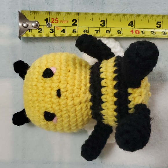 AMIGURUMI BEE 🐝 - Picture 5 of 6